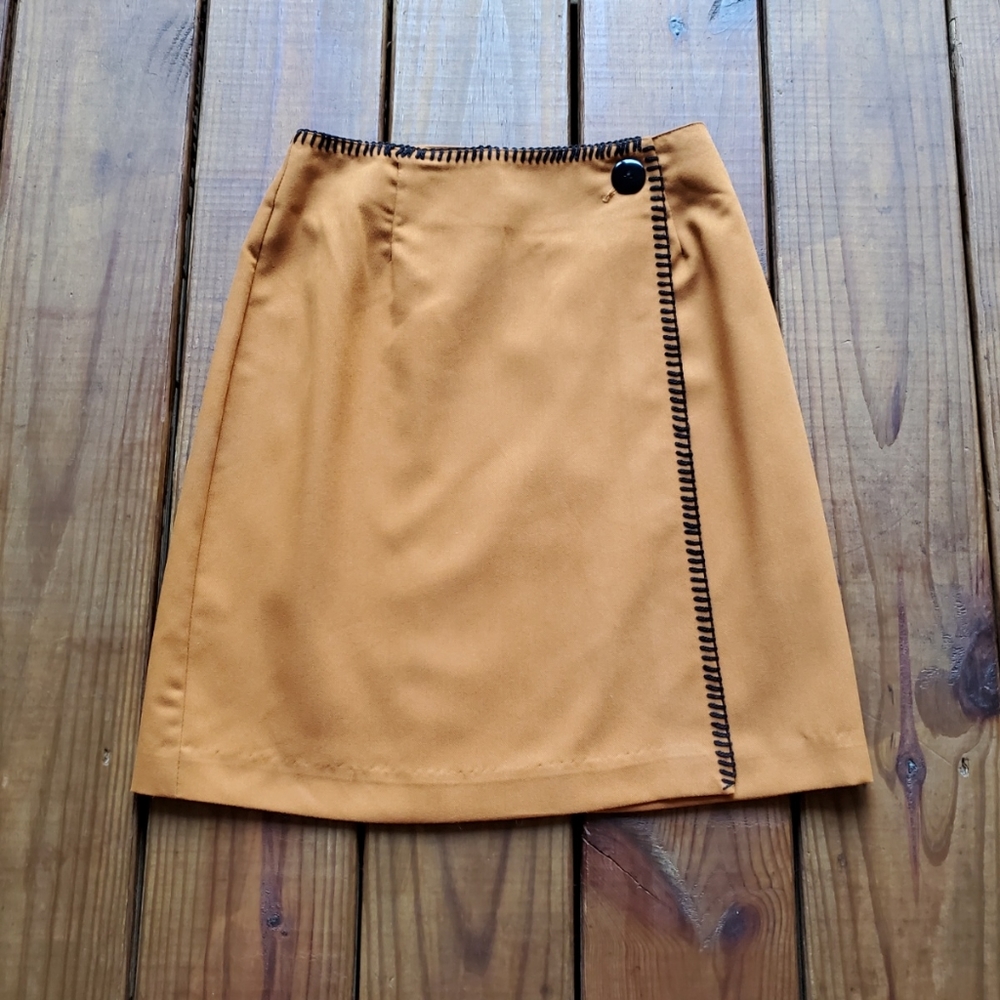 Vintage 80's 90's size 3 S/XS golden mustard button wrap mini skirt